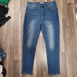 KDF Women's Warm Jeans NWT Size 18